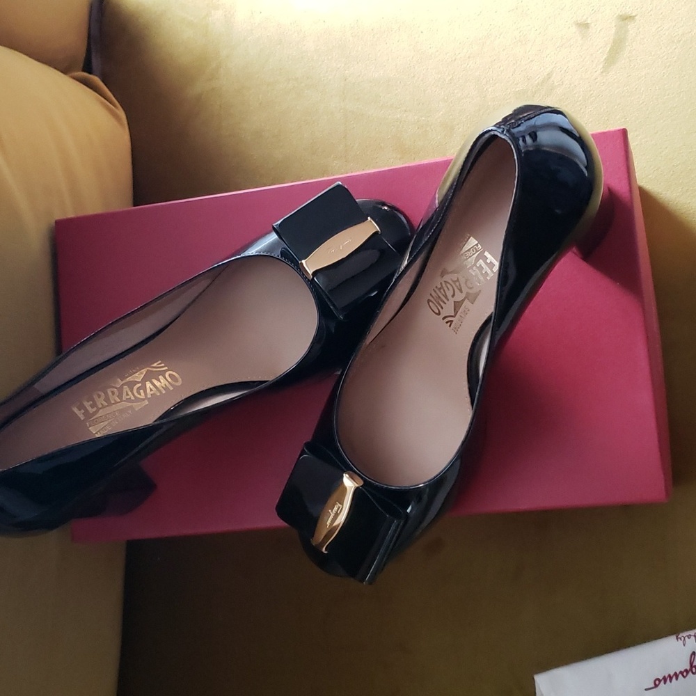 Salvatore Ferragamo Elina 85